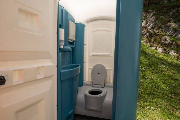Best Best portable toilet rental  in Hallowell, ME